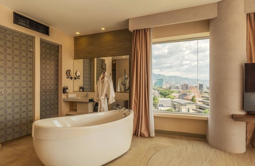 Castropol Hotel | V Grand Hotel, a member of Radisson Individuals