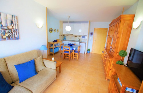 Lloret de Mar Apartment | V&V LLORET-Blau Apartment: 550m. Lloret center, parking included + pool