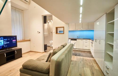 Belvaros - Lipotvaros Apartment | V27 Apartment | hostAID