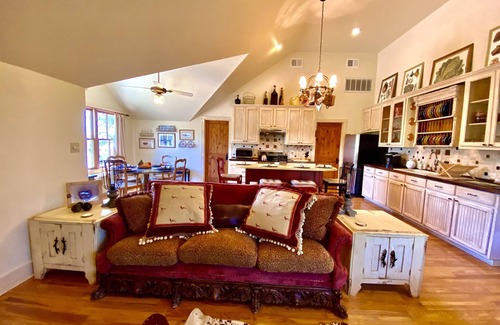 Marble Falls Villa | V700 Ranch: Guesthouse. Outstanding Views with Absolute Peace and Tranquility!