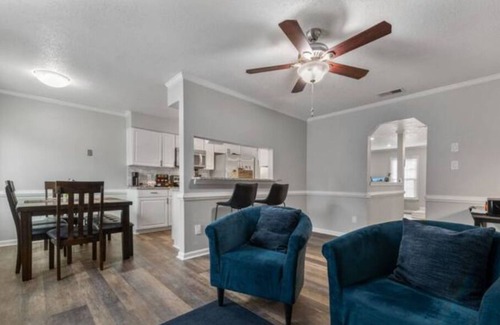 Northwest House | VA BEACH TOWNHOME! NEAR TOWNCENTER!