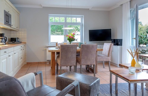 Wenningstedt-Braderup Apartment | Vacation apartment "Strandläufer A2" in Wenningstedt with 3 bedrooms