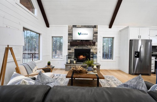 Broken Bow Cabin | Vacana Top Ranked Couples Cabin, Hot Tub, Fire Pit, Pet Friendly