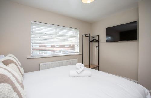 Chester-le-Street House | Vacant Nests The Wynd Spacious Home Parking