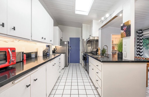 Fullerton House | Vacation 4BR Home Near Disney - Pool & Arcade