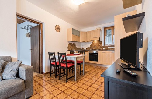 Vesio Apartment | Vacation Apartment "Casa Holidays Moreli Little" with Mountain View & Terrace