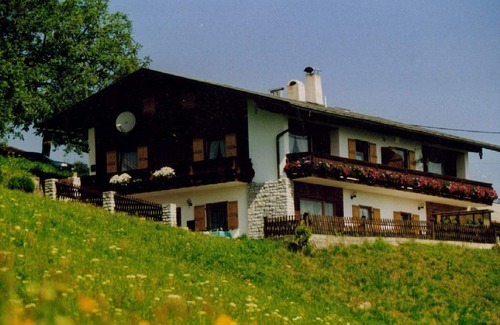 Marktschellenberg Apartment | Vacation apartment in a quiet, sunny high-altitude location with excellent panoramic views