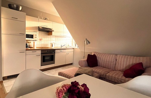 St. Peter-Ording Apartment | Vacation apartment Ore, upper floor right - Haus Nordseebude