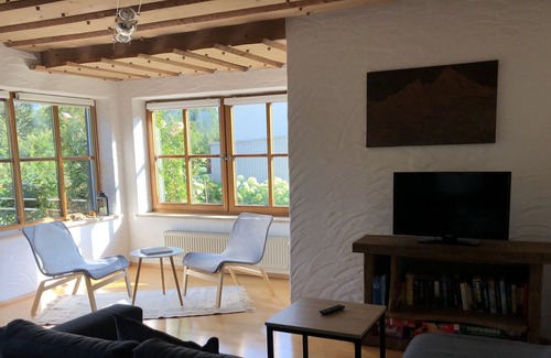Bischofswiesen Apartment | Vacation apartment for 2-4 with terrace, garden and Watzmann view