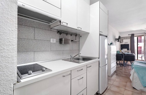 Los Cristianos Apartment | Vacation Apartment 'El Palomar De Atteserg' with Shared Pool, Private Terrace and Wi-Fi
