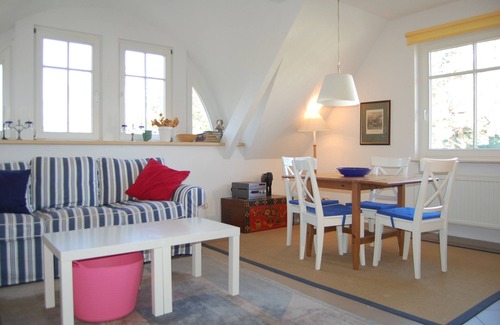 Wieck auf dem Darss Apartment | Vacation apartment "Regenbogenfisch" - upper floor apartment approx. 75 m² for 2-4 persons