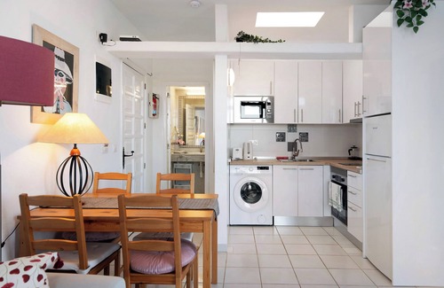 Costa Teguise Apartment | Vacation Apartment 'Los Molinos 4306' with Sea View, Private Pool and Wi-Fi