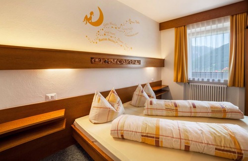 Burgusio Apartment | Vacation Apartment "Sonnenhof Sonnschein" with Mountain View, Terrace& BBQ