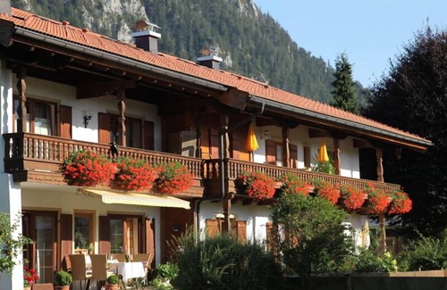 Kreuzfeld Apartment | Vacation apartment 1 for 4 persons with terrace, 60 sqm, eat-in kitchen, 2 bedrooms