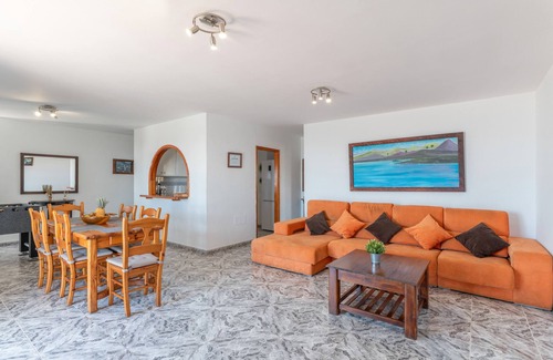 La Asomada Apartment | Vacation Apartment 'Andres House' with Sea View, Private Pool and Wi-Fi
