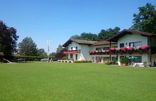 Uebersee Apartment | Vacation apartment Hochgern, 71sqm, balcony, 1-5 persons