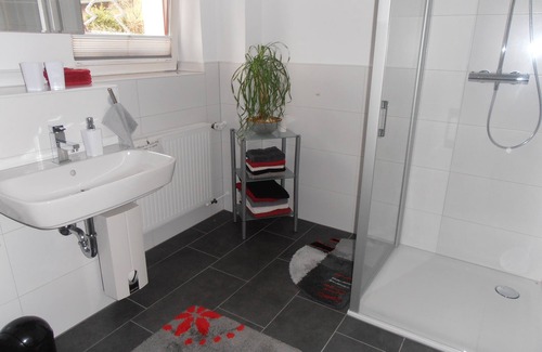 Mutzenich Apartment | Vacation apartment on the High Fens, Eifelsteig, RAVeL cycle path, stove fireplace own garden