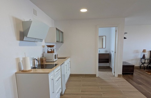 Los Portales Apartment | Vacation 'Bastion Del Drago - 1' with Sea View, Shared Terrace and Wi-Fi