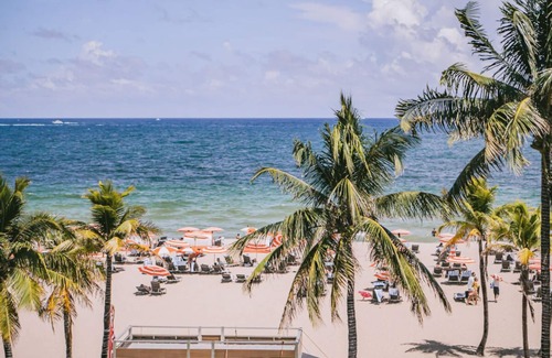 Central Beach Resort | Vacation Day Is Always A Great Idea! 2 Relaxing Units, Outdoor Pool, Beach!