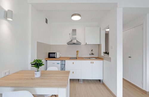 El Madronal Apartment | Vacation Home "Playa Honda" close to the Sea with Shared Pool & Wi-Fi