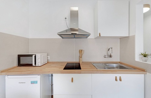 El Madronal Apartment | Vacation Home "Playa Honda" close to the Sea with Shared Pool & Wi-Fi