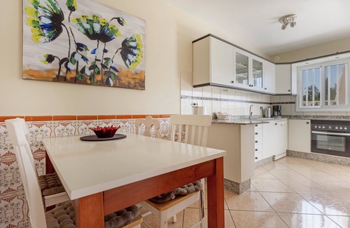 Bahia Calma Apartment | Vacation 'Gran Canaria' with Shared Pool, Wi-Fi and Air Conditioning