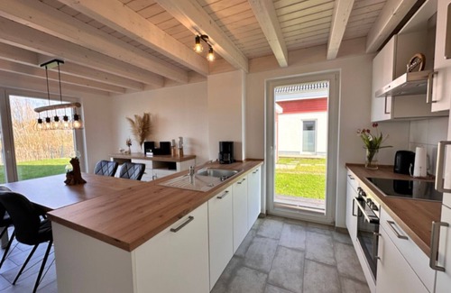 Nordhorn House | Vacation home by the lake with fireplace, sauna and whirlpool