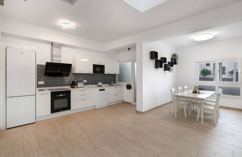 Costa Teguise House | Vacation Home 'Casa Dang' with Sea View, Balcony and Wi-Fi
