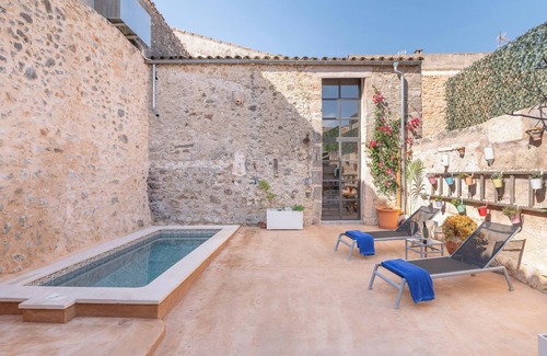 Petra House | Vacation Home Cas Solleric with Pool, Balcony, A/C & Wi-Fi