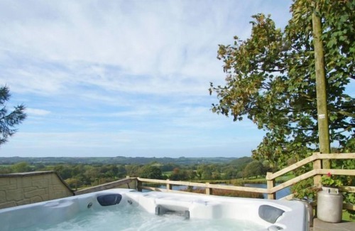 Lampeter House | Vacation home Cwm Onnen in New Quay - 4 persons, 2 bedrooms