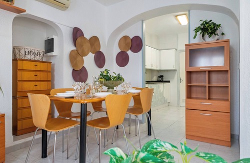 Deltebre House | Vacation Home "Ebre Home" with Private Mini Pool, 3 Private Terraces & Wi-Fi