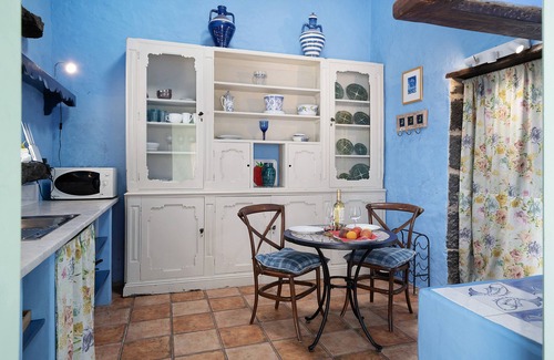 Macher Apartment | Vacation Home 'El Piccolo' with Private Garden and Wi-Fi
