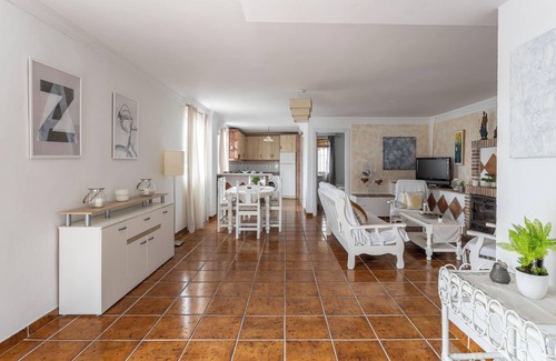 Frigiliana House | Vacation Home "El Valle de Arantxa" with Mountain View, Pool & Wi-Fi