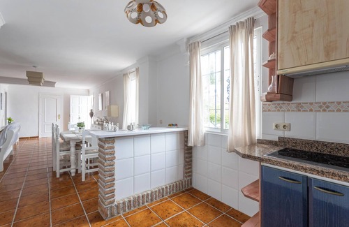 Frigiliana House | Vacation Home "El Valle de Arantxa" with Mountain View, Pool & Wi-Fi