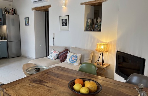 Pitsidia House | Vacation home Fabrika - enjoy a relaxing vacation.