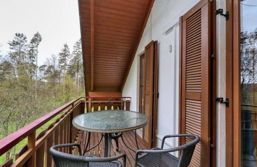 Reimboldshausen House | Vacation home for 7 guests with 102m² in Kirchheim (162395)