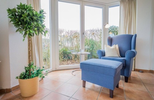 Wenningstedt-Braderup House | Vacation home for up to 6 people with garden.