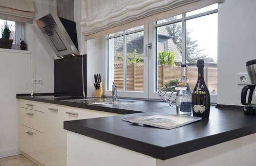 Westerland House | Vacation home for up to 6 people with garden. - Only 450m to the beach!
