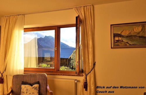 Schoenau am Koenigssee House | Vacation home high above the Königssee with a panoramic view of the Alps and the valley