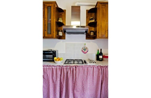 Cortona House | Vacation Home in Montanare with 1 bedrooms sleeps 4