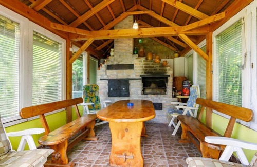 Balatonfenyves House | Vacation home Julia by Interhome