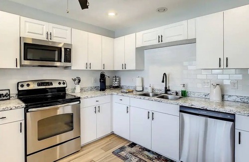Ridge Wood Heights House | Vacation home near Siesta Key Beach heated pool