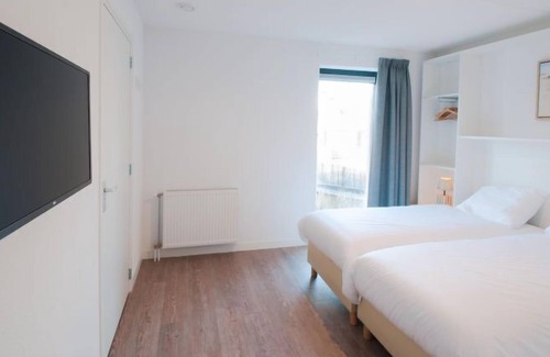 Tholen House | Vacation home Oesterdam Resort in Tholen - 10 persons, 5 bedrooms