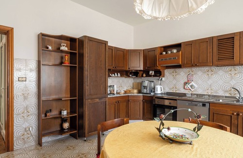 Pistoia House | Vacation Home "Residenza Martinelli" with Private Garden & Wi-Fi