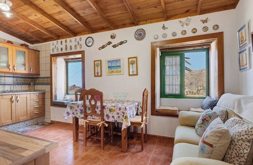Alojera House | Vacation Home "Rosa del Negro" with Sea View, Terrace & Wi-Fi