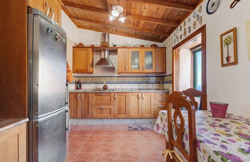 Alojera House | Vacation Home "Rosa del Negro" with Sea View, Terrace & Wi-Fi