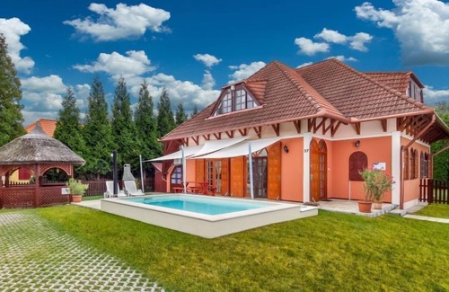 Balatonbereny House | Vacation home Ruby 2 by Interhome