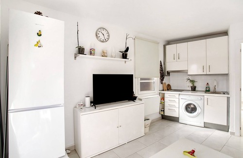 Meloneras Apartment | Vacation Home 'Sunrise Maspalomas' with Mountain View, Shared Pool & Wi-Fi