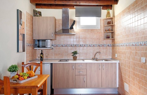 El Golfo House | Vacation Home "Viviendas El Pescador - Remo" with Sea View, Private Terrace & Wi-Fi