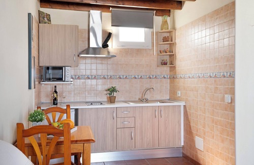 El Golfo House | Vacation Home "Viviendas El Pescador - Remo" with Sea View, Private Terrace & Wi-Fi